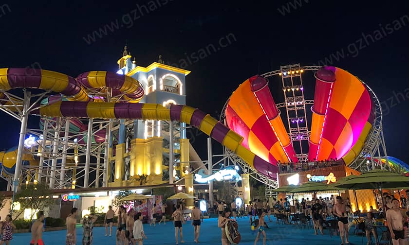 超级龙卷风水滑道提供了一种新的、刺激的水上体验