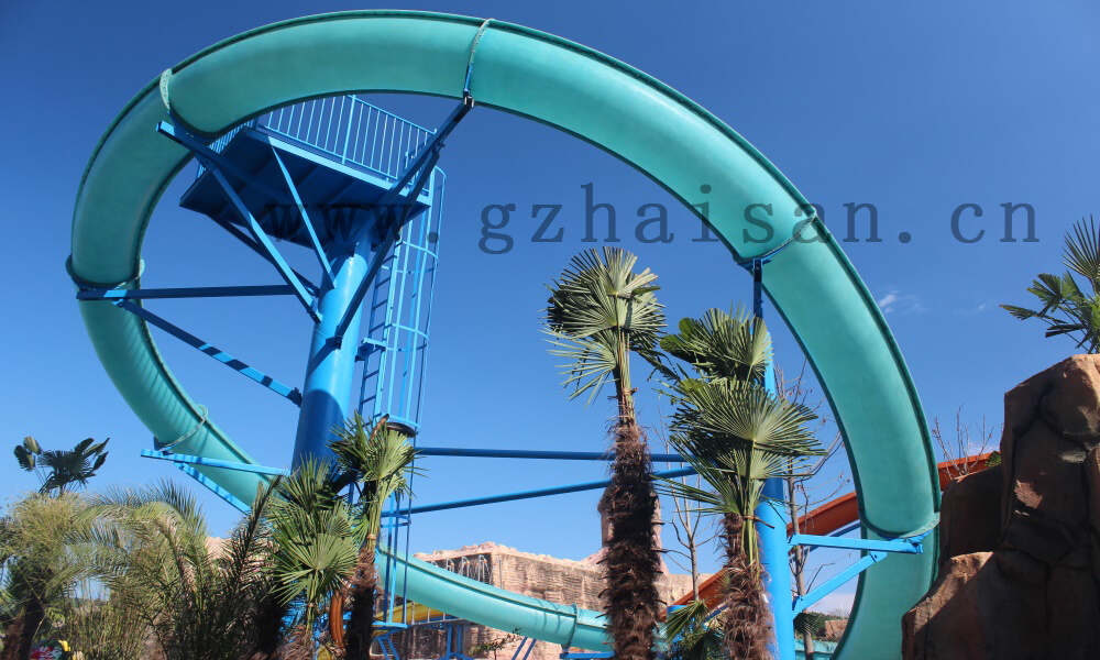 彩虹水滑梯，刺激好玩的水上乐园体验