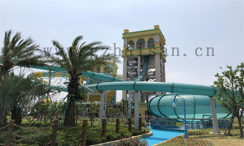 水上滑梯乐园，刺激畅快无限